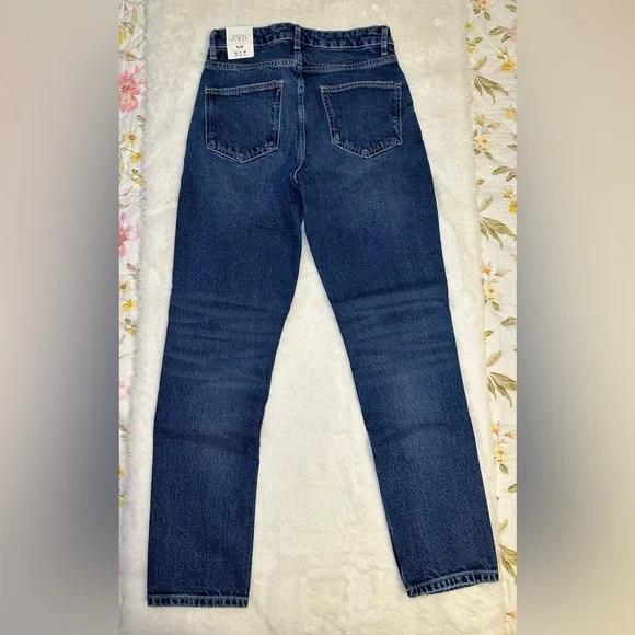 ZARA JEANS size 6 US (new condition, tags included). High rise - Ankle lenght - Picture 7 of 9